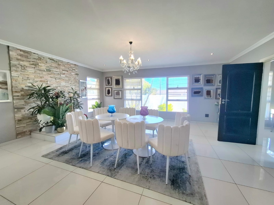 5 Bedroom Property for Sale in Gonubie Eastern Cape